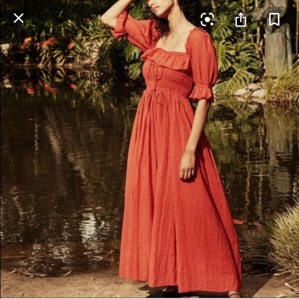 ISO Doen sol dress, size S or M!